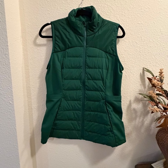Lululemon Down for It All Vest, Everglade Green, Size 10, Like New - Picture 7 of 10